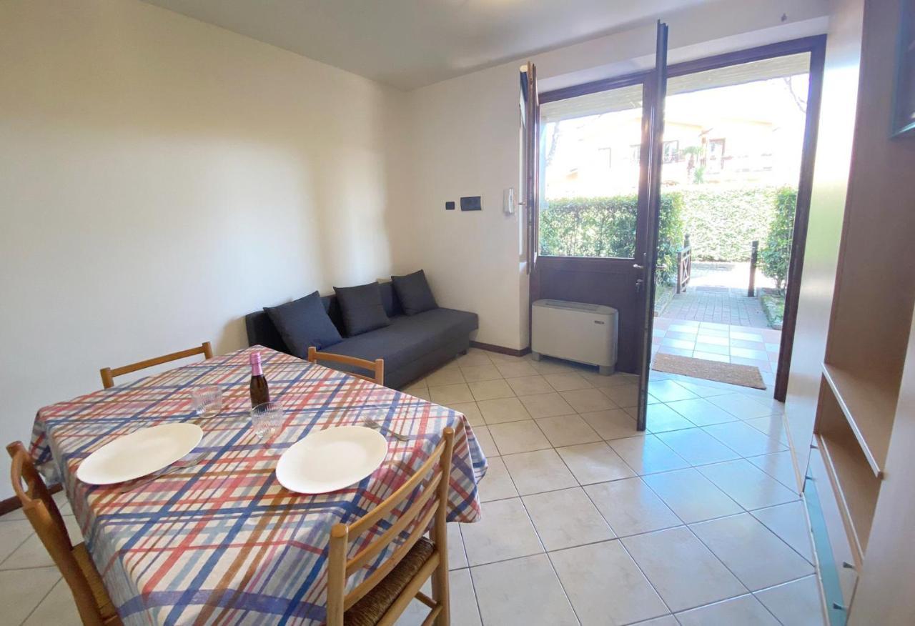 Apartment With Garden And Grill - Green Residence Sirmione Дезенцано-дель-Гарда Экстерьер фото