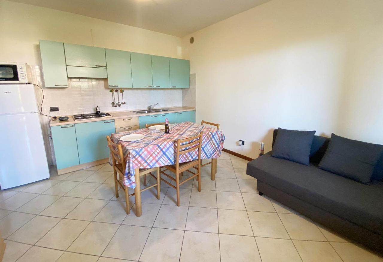 Apartment With Garden And Grill - Green Residence Sirmione Дезенцано-дель-Гарда Экстерьер фото