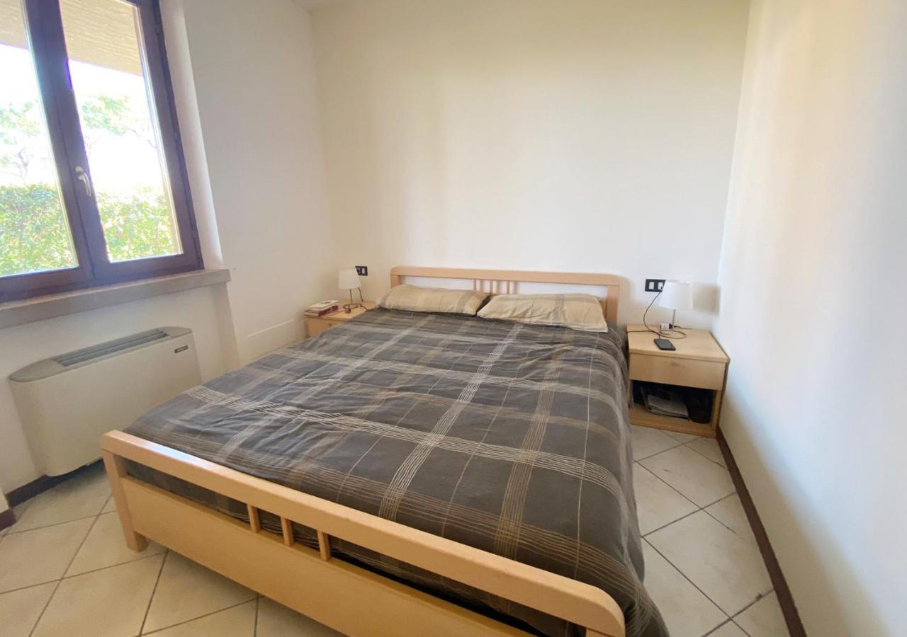 Apartment With Garden And Grill - Green Residence Sirmione Дезенцано-дель-Гарда Экстерьер фото