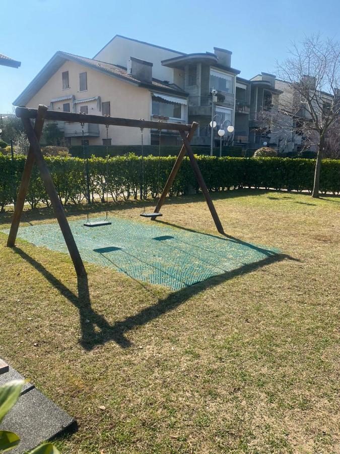 Apartment With Garden And Grill - Green Residence Sirmione Дезенцано-дель-Гарда Экстерьер фото