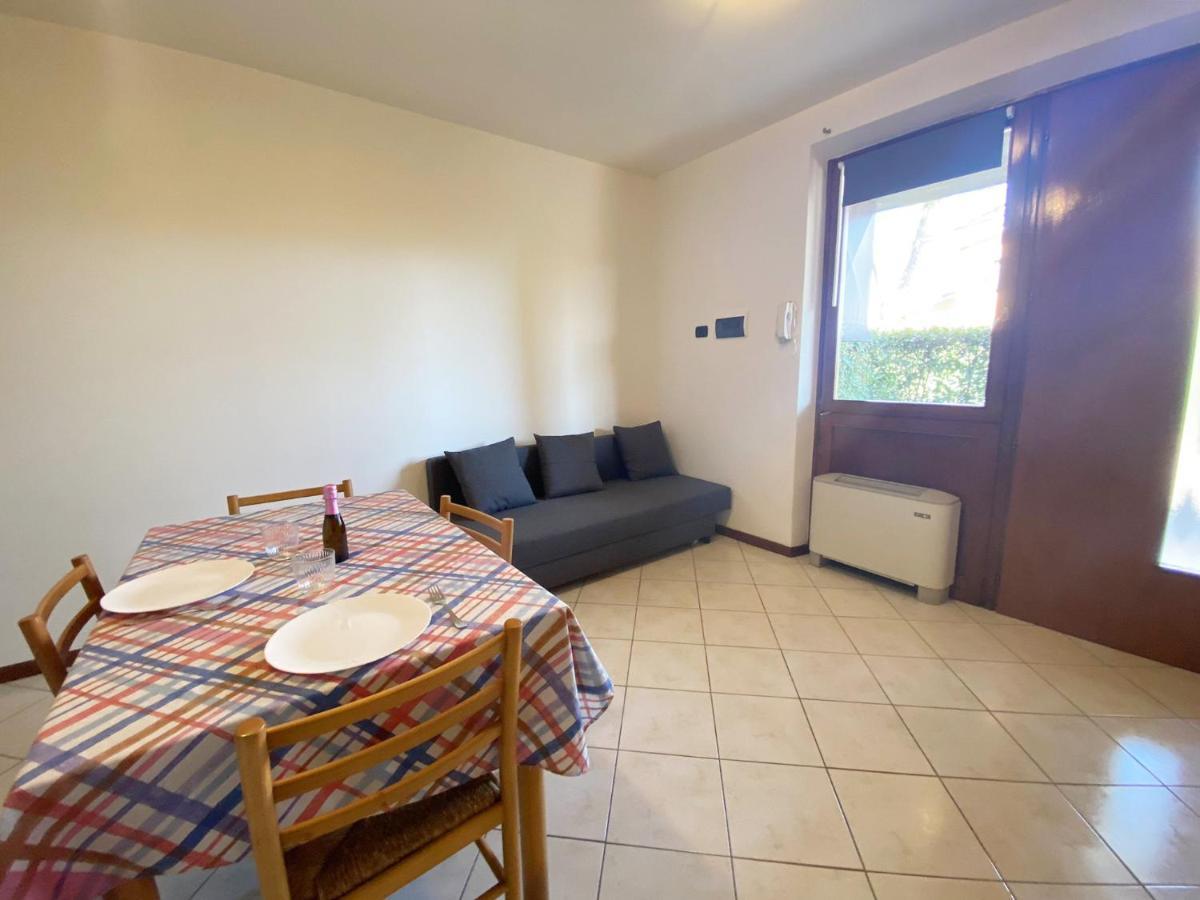 Apartment With Garden And Grill - Green Residence Sirmione Дезенцано-дель-Гарда Экстерьер фото