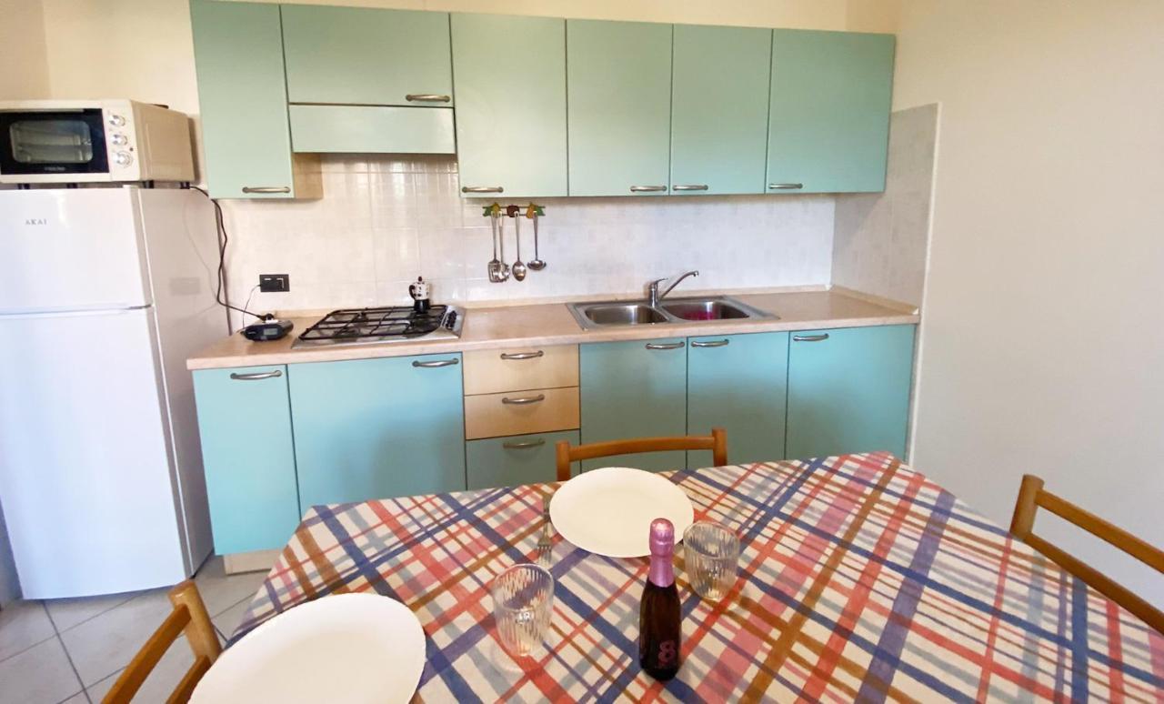 Apartment With Garden And Grill - Green Residence Sirmione Дезенцано-дель-Гарда Экстерьер фото